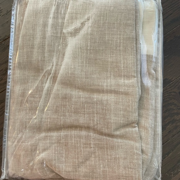 NWOT Potter Barn Emery Curtains - Picture 5 of 5